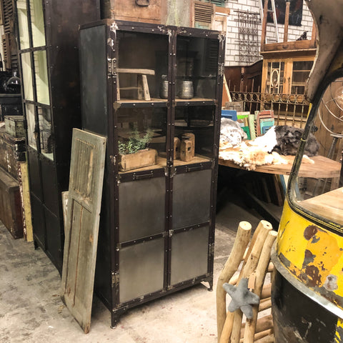 Image of Industriële kast - Cave